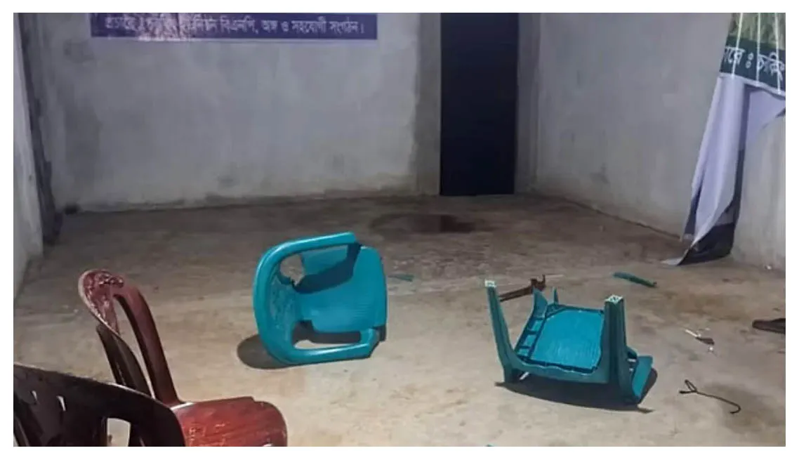 বিএনপি কার্যালয়ে আওয়ামী লীগের হামলা, আহত ৪